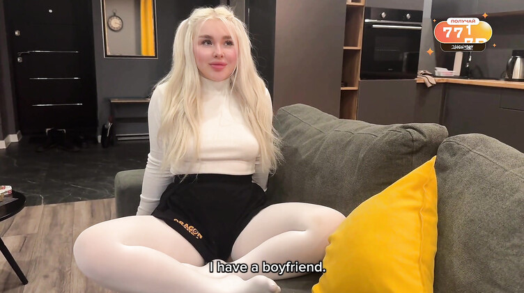 Сперма на попке: Изращенная сводная сестра тренируется делать минет на члене брата