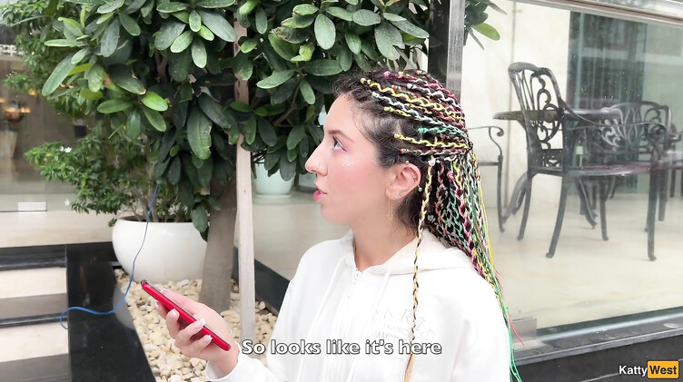 Пирсинг: Стройная русская девка трахается в отеле с иностранным другом брата