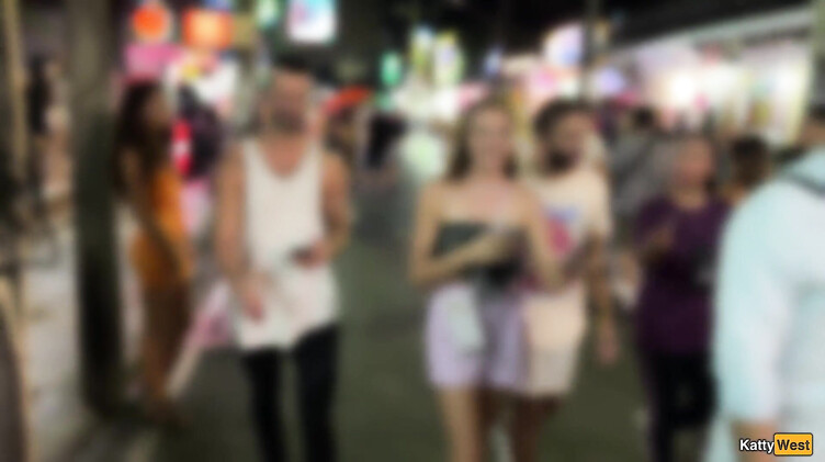 Снял на панели анальную шлюху и кончил в жопу