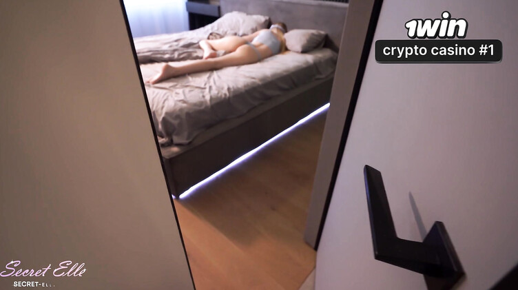 Завязанные глаза: Мачеха с завязанными глазами перепутала хуй пасынка с хуем супруга