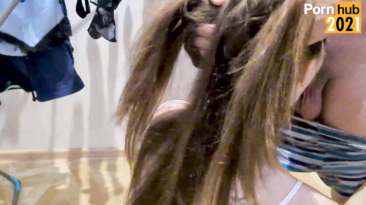 Милфы: Дал на клык и трахнул раком на балконе мачеху домохозяйку