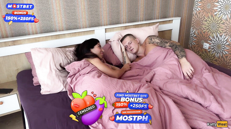 Катя Вест ебется с двумя любовниками при куколде
