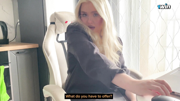 Русская сочная репетиторша трахается с 11-классником у нее дома