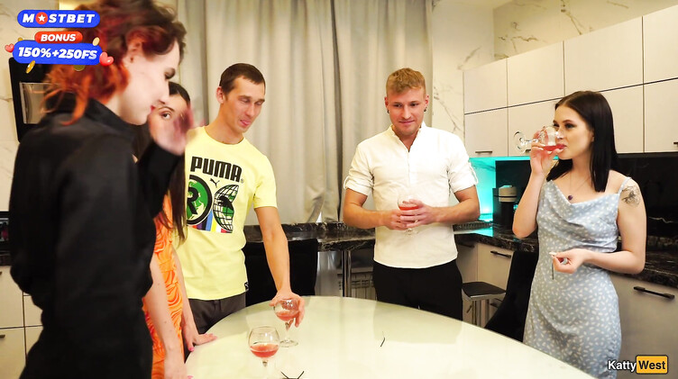 Новогодняя секс оргия русской молодежи