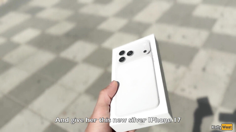 Русский пикапер дарит новый iPhone незнакомке за прогулку с кончой на лице