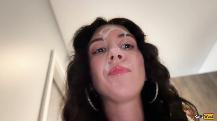 Русский пикапер дарит новый iPhone незнакомке за прогулку с кончой на лице