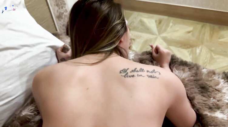 Тетя Алина много раз кончает на члене одноклассника сына