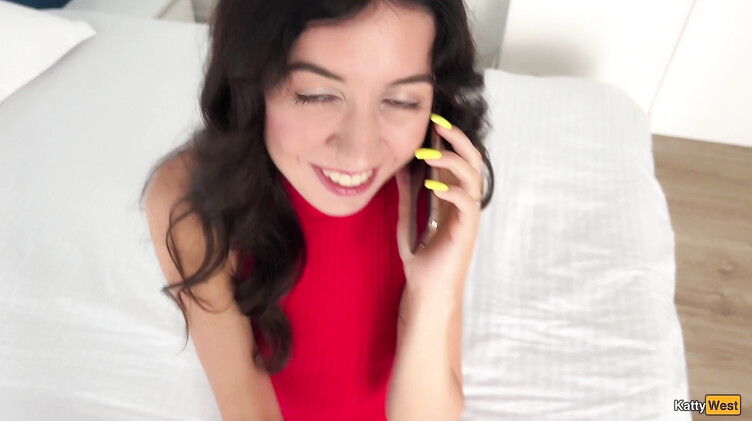 Katty West: Катя говорит с мужем по телефону во время измены