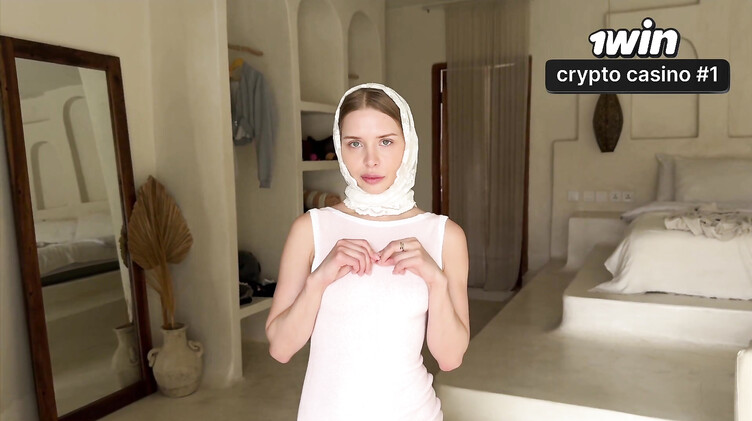 Ken Honey: Недовольный клиент грубо выебал дизайнера интерьера с бритой киской