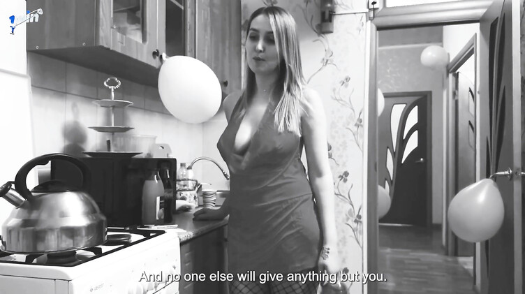 В лифчике: Новогодний подарок для мамы друга! Отшлепал прикованную паддлом и трахнул