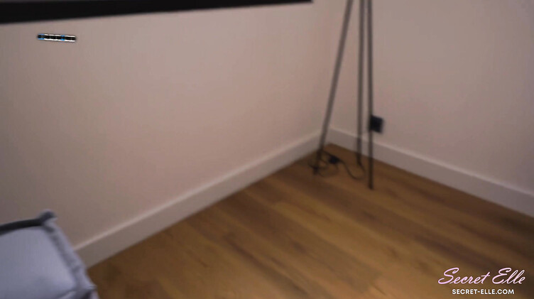 Secret Elle: Приютил мачеху в Париже и кончил в ее киску