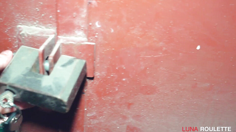 Минет благодарности с проглотом спермы в гараже