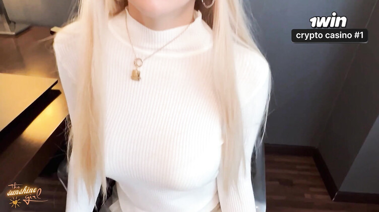 Начальник поебывает замужнюю секретаршу во время рабочего перерыва