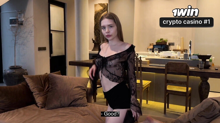 Фотограф достает хуем до гланд и чпокает замужнюю клиентку