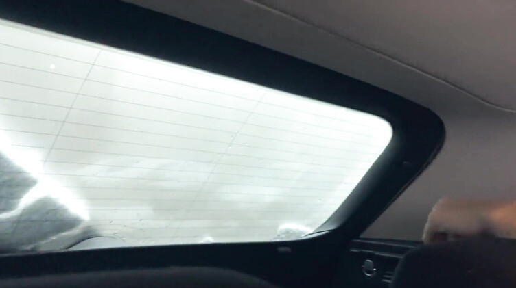 Luna Roulette: Рыжая с веснушками на жопе сосет и трахается в машине со своим бойфрендом