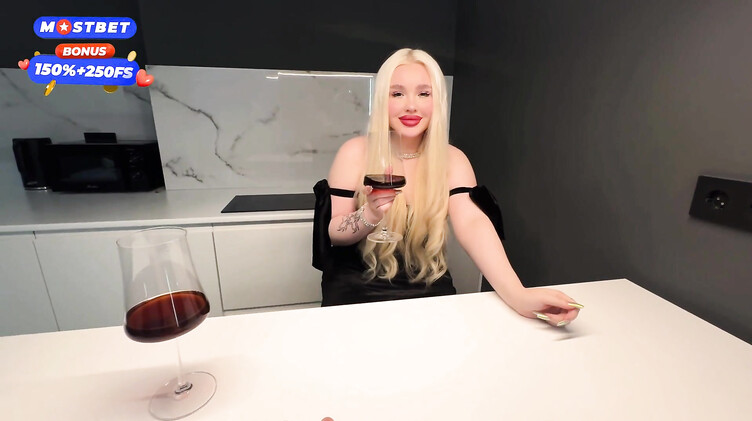 Поздравил жопастую соседку с 18-летием большим членом