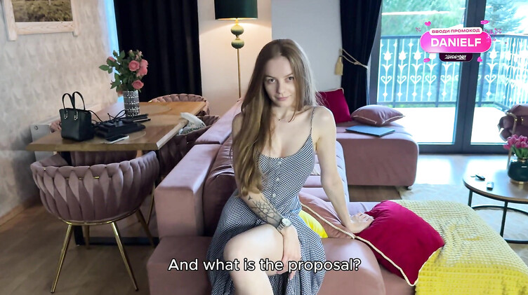 Кончают внутрь: Сотрудник отеля вылизывает киску и трахает постоялицу за хороший отзыв