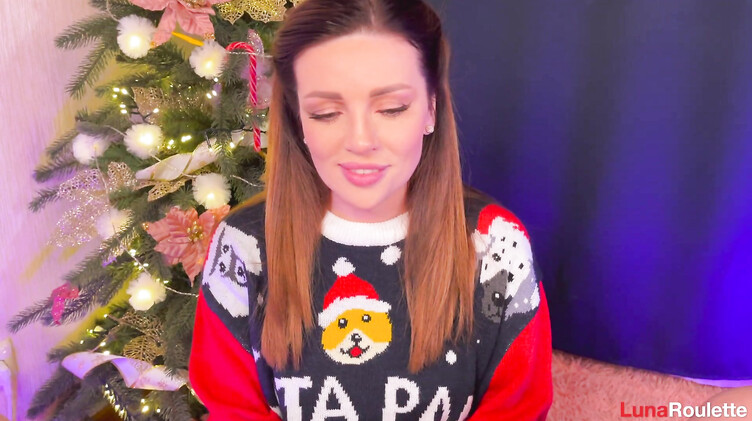 Новогодний подарок! Луна Рулет сочно сосет с проглотом спермы