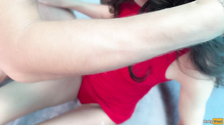 Молодая русская пара свингеров нарвалась на групповой секс на природе