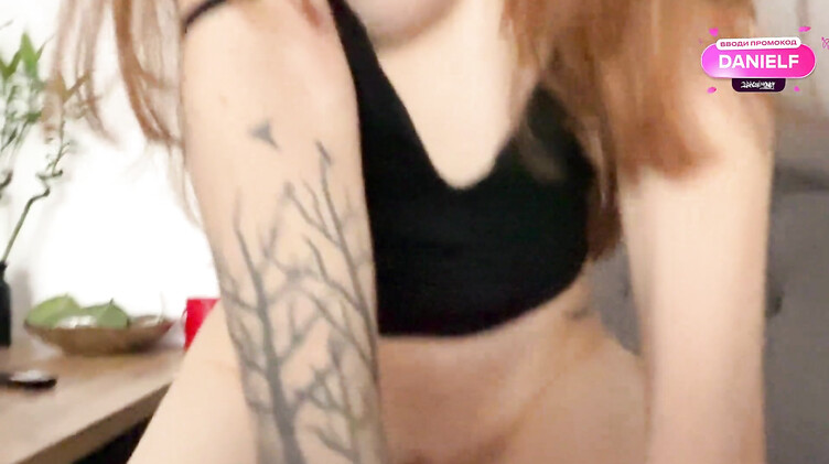 Брат мужа разводит Кесси Келли на измену с куни и трахом на кухне