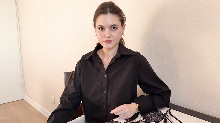 Сисястая училка в костюме сексуального кролика ебется с учеником