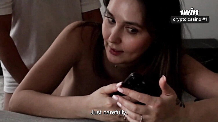 Мамина подруга с седьмого этажа зашла за солью, а получила член в киску