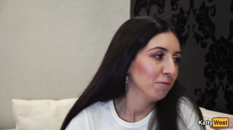 Свингеры пришли в гости и спонтанно обменялись партнерами для ебли вчетвером