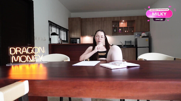 Брат выебал и кончил на жопу сестре в обмен на выполненное домашнее задание