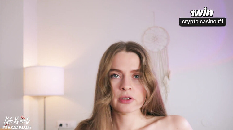 Нежный первый анал в разработанную пробкой задницу девахи из Самары