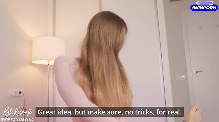 Соседка: Милая русская соседка пришла за презиками и получила член в письку