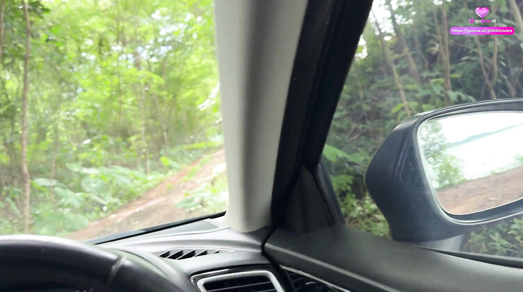 Ебет альтушку на природе и заливает лицо спермой