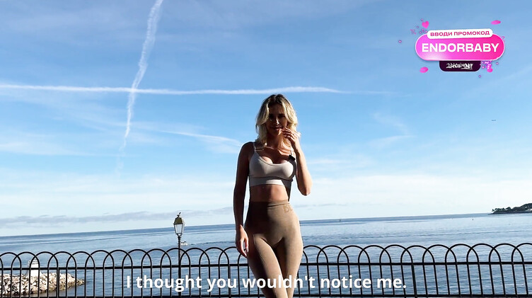 Спортсменка с силиконовыми сиськами ебется с незнакомцем после пробежки