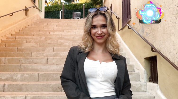 Камшоты: За деньги мастурбирует перед незнакомцем и трахается с ним