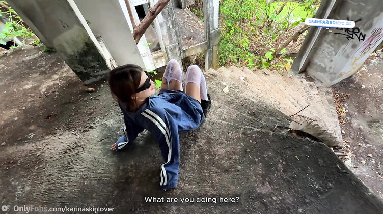 Ведущий блога о призраках трахает на заброшке милую незнакомку