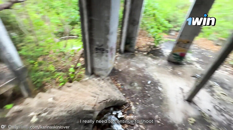 Ведущий блога о призраках трахает на заброшке милую незнакомку