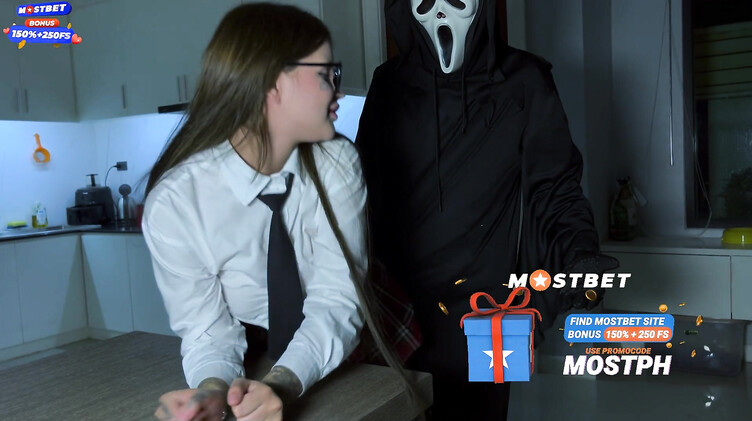 Трах до анального кремпая в пародии на фильм "Крик"