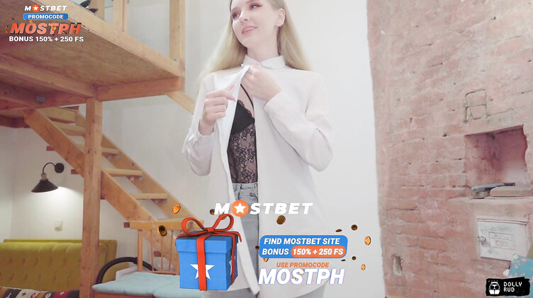 Сводный брат помогает сводной сестре снять секс видео для Онлика