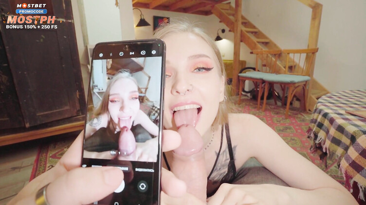 Dolly Rud: Сводный брат помогает сводной сестре снять секс видео для Онлика