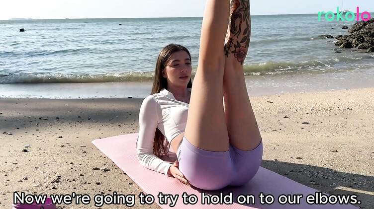 Раком: Кончает на задницу и продолжает трахать телку с сайта знакомств