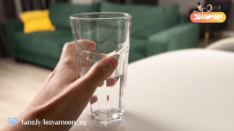 Кунилингус: Шлюшка в брекетах совращает на трах соседа и изменяет парню