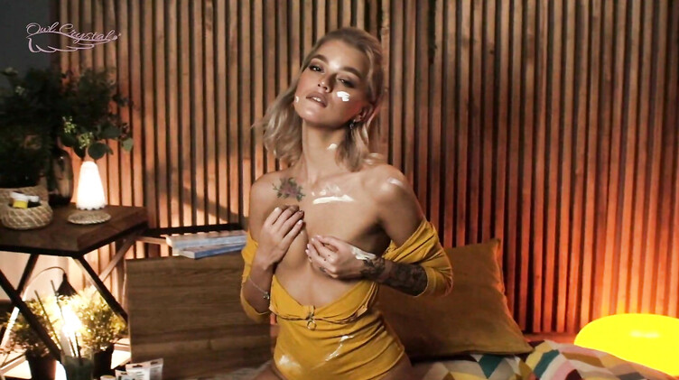 Русская художница трахается с парнем и ласкает себя после его камшота