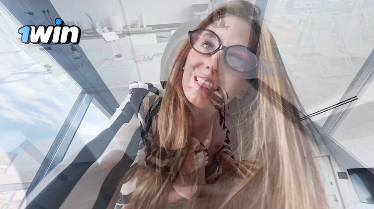 Страстное порно: Грязным словами развел мачеху в очках на перепихон