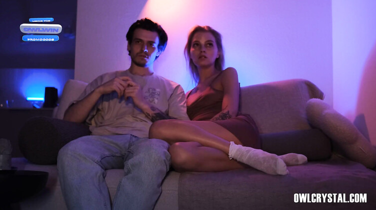 Совместный просмотр ужастика закончился минетом от сводной сестры