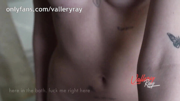 С разговорами: Поймал сводную сестру на мастурбации самотыком и трахнул на унитазе