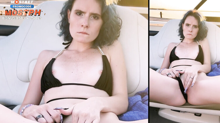 Русская туристка сосет капитану за прогулку на катере