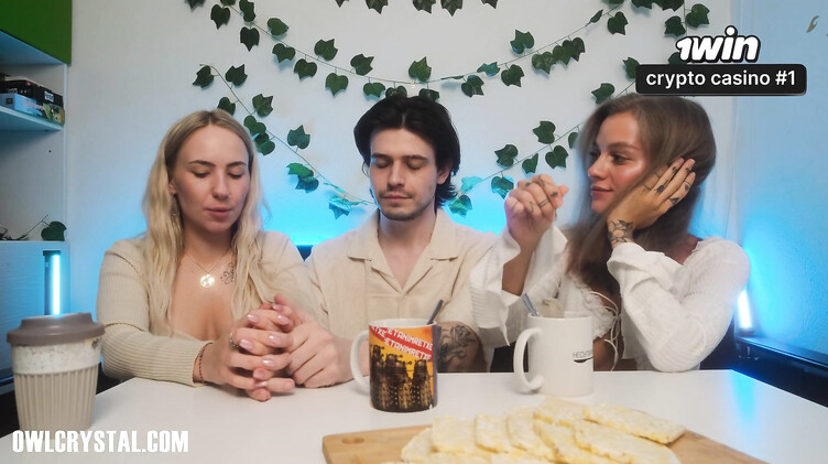 Русская шалунья трахается с отчимом узнав про семейную тайну