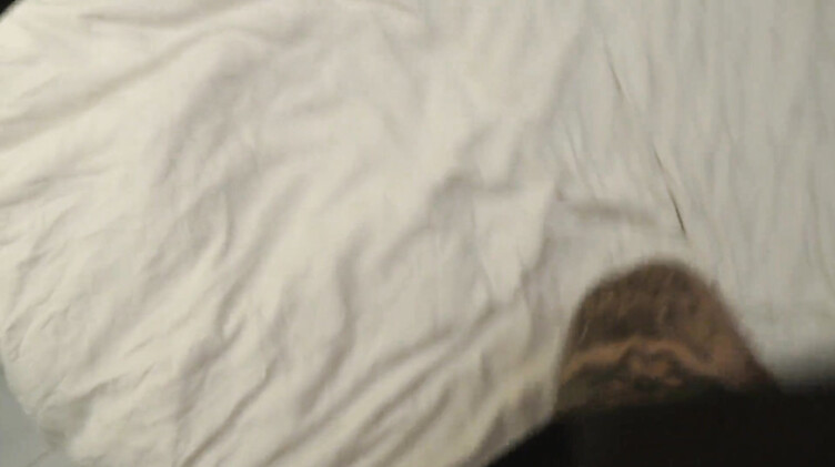 Жопастая Кэйт Кросс в тату оседлала обсосанный жилистый хуй