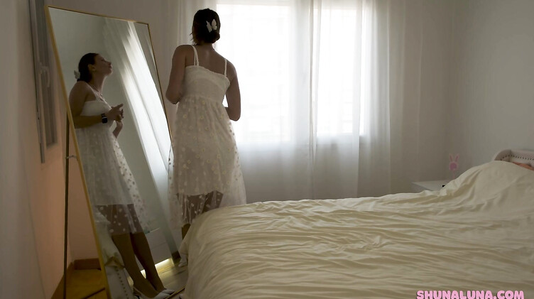 Одинокая русская девушка сексом облагодарила соседу за помощью