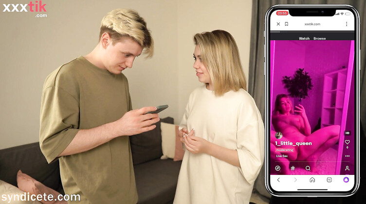 Русские брат и сестра снимают частное домашнее порно для тиктока 18+