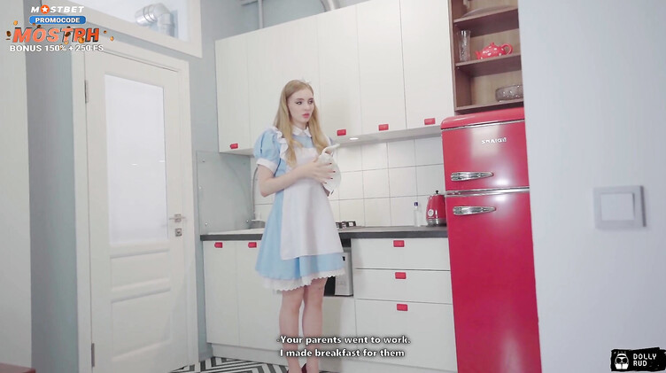 Домохозяйки: Сын мажор трахает молодую домработницу за прибавку к зарплате